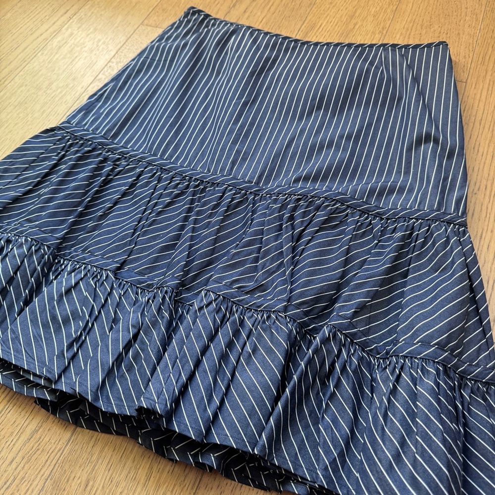 Fit & Flare Navy Striped Ruffle Skirt NWOT - Size 8 - Picture 3 of 5
